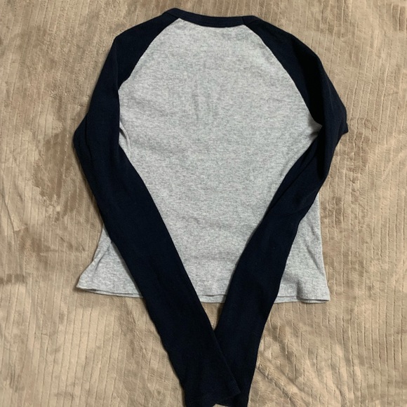 Brandy Melville Bella baseball top [SOLD] - Picture 4 of 5